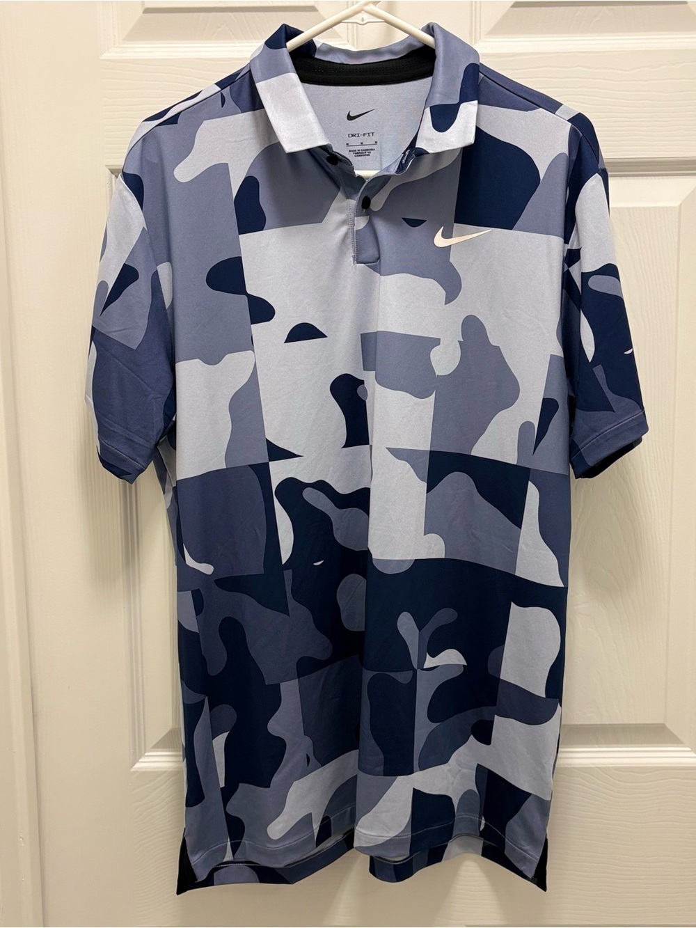 Nike Men’s Navy and Light Blue Camo Dri-FIT Golf Polo M